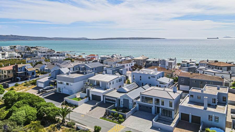 3 Bedroom Property for Sale in Calypso Beach Western Cape